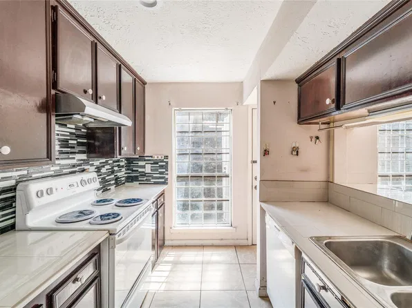 8563 Wilcrest Drive, Houston, TX 77099