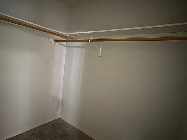 9812 Kings Pointe Dr — Photo 28