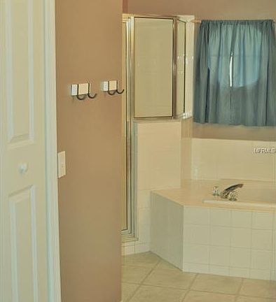 5th image of 514 Brighton Ct