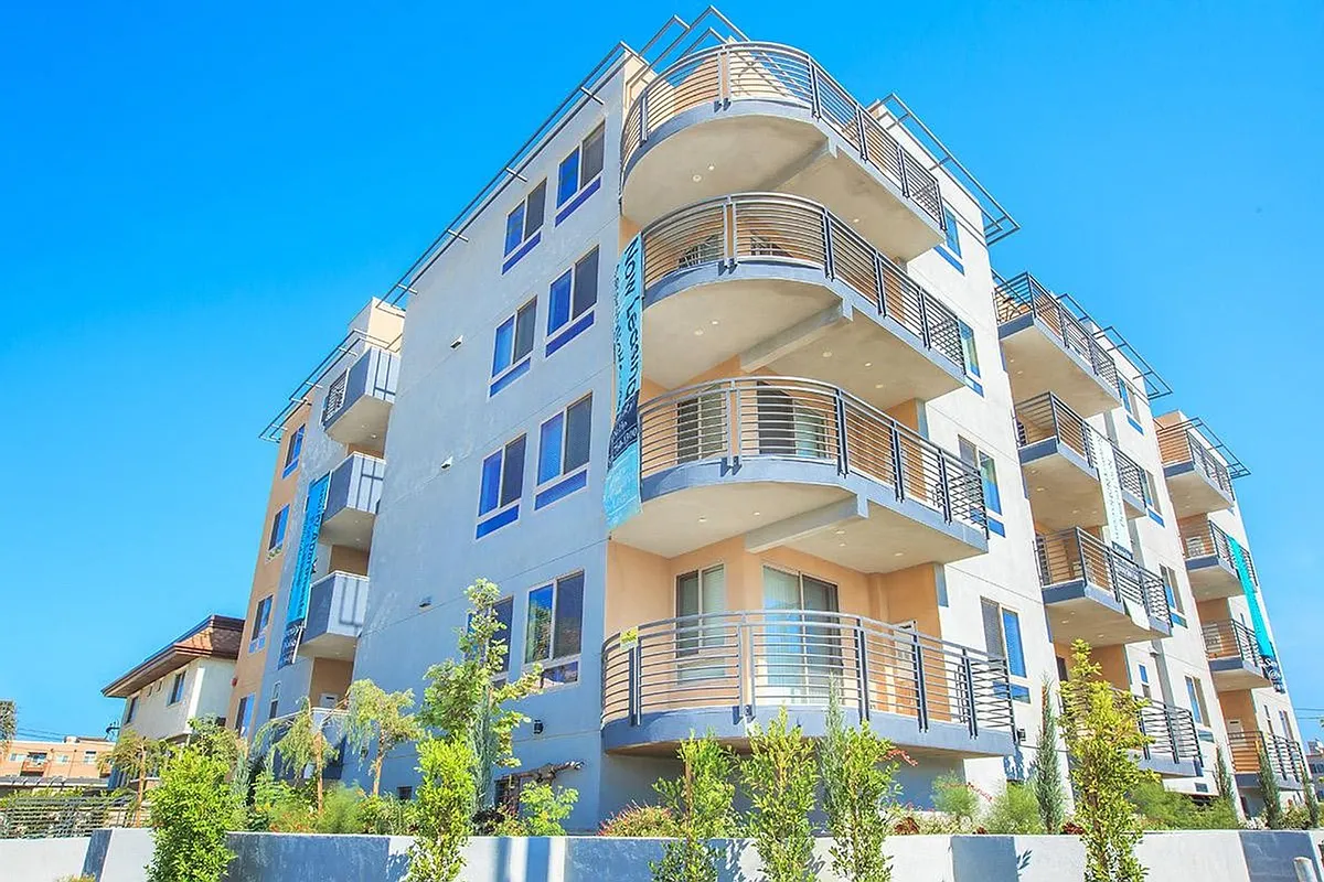 Building Photo - Serenity NoHo