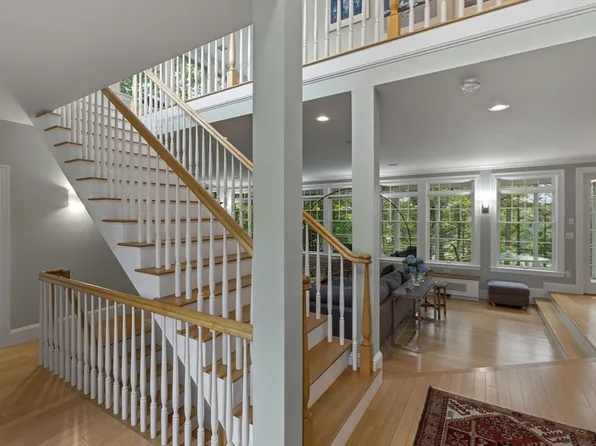 70 Warren Ave, Harvard, MA 01451