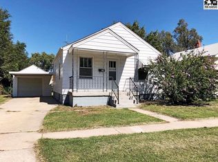 616 W 8th Ave, Hutchinson, KS 67501