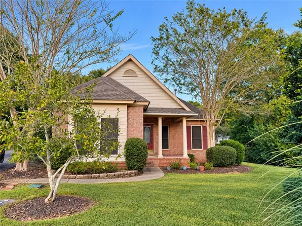 843 Berry Ln, Auburn, AL 36830