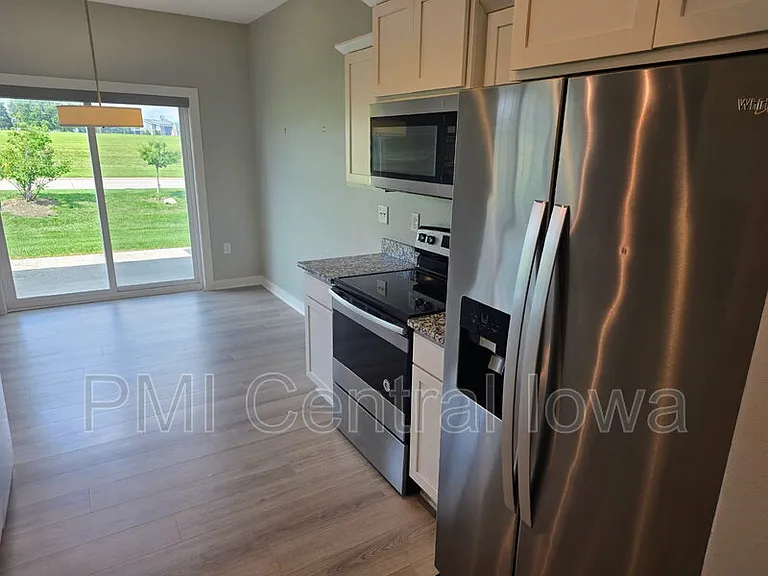 9643 Turnpoint Dr — Photo 5