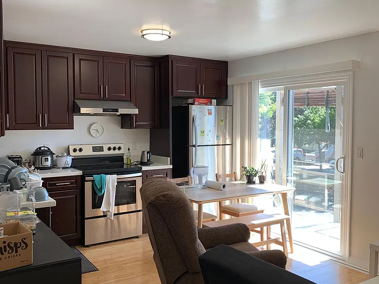2405 Sacramento St #A — Photo 3