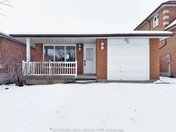 7 Quincy Ct, Hamilton, ON L8W 2T4