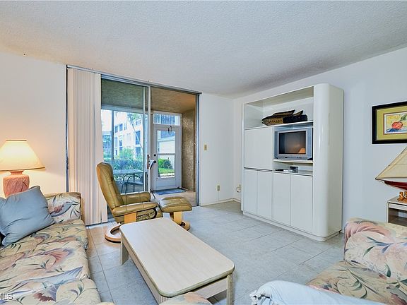 5th image of 5959 Winkler Rd APT 118