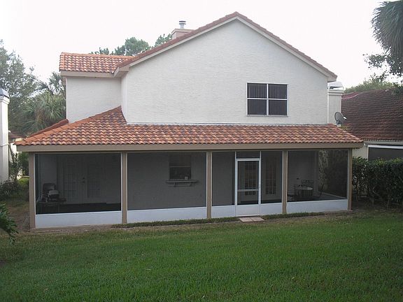 Carefree green space in back