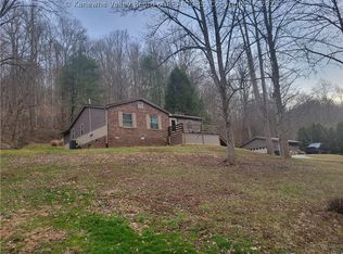 4764 Fire Creek Rd, Charleston, WV 25313