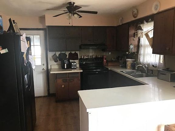 4th image of 700 W Hillside Dr