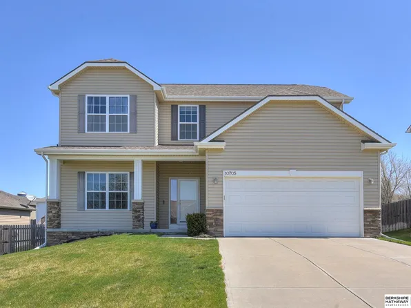 10705 S 213th St, Gretna, NE 68028