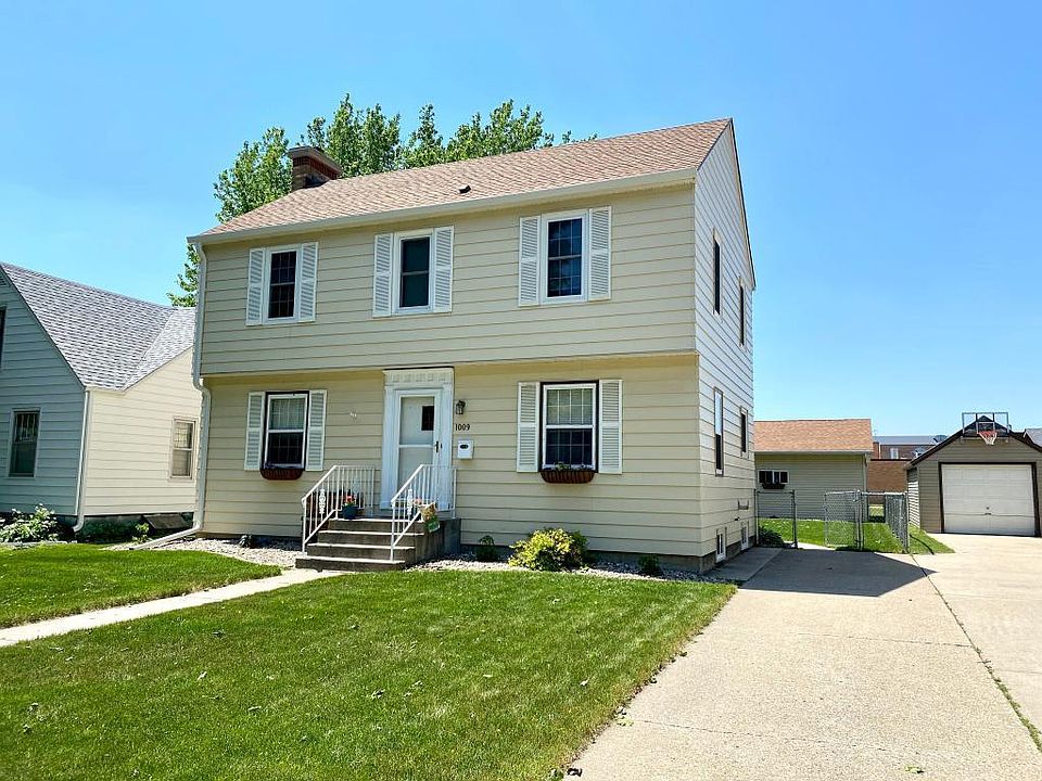 1st image of 1009 Smith Ave