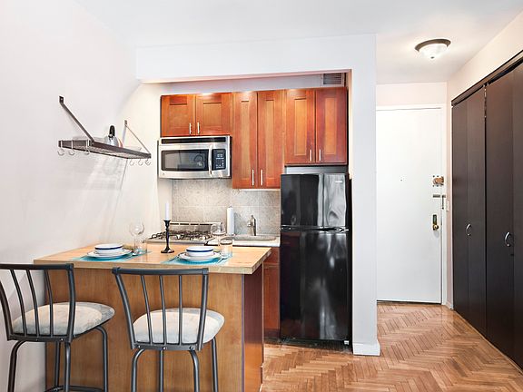 5th image of 301 W 57th St APT 2BB