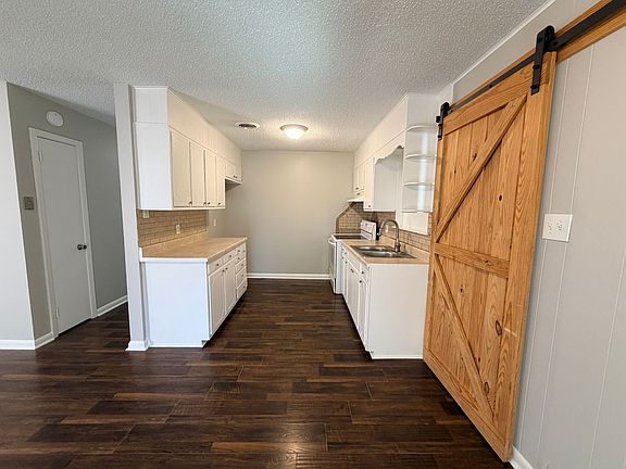 5th image of 7800 W 32nd St