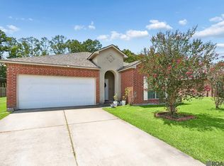 37043 Oak Haven Dr, Denham Springs, LA 70706