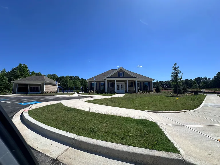 19 Manor Way — Photo 14