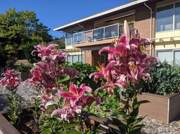 12292 Shorewood Drive SW, Burien, WA 98146