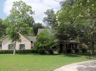 68 Riverside Ln, Martindale, TX 78655