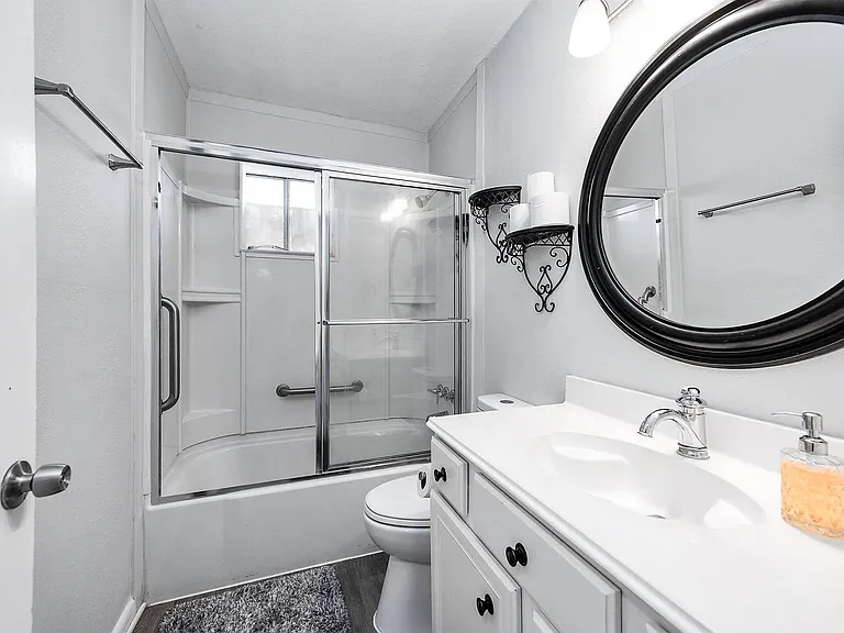 218 Hoffman St — Photo 10