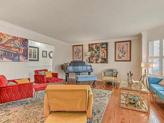 2nd image of 70 Par Ln