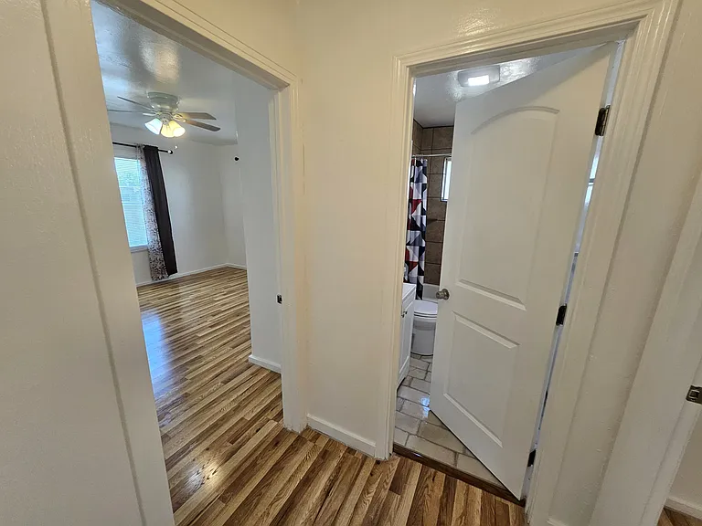 320 Locust Ave — Photo 13