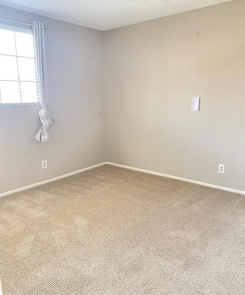 10911 Emerson St — Photo 20