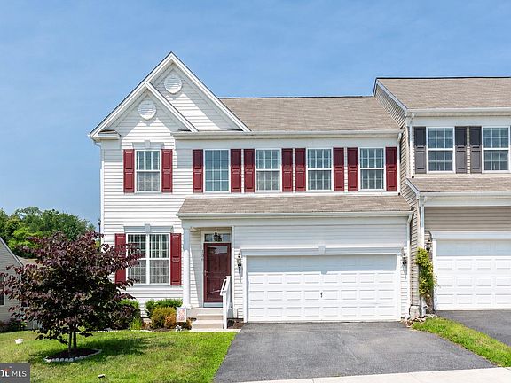 2nd image of 186 Greenvale Mews Dr #11