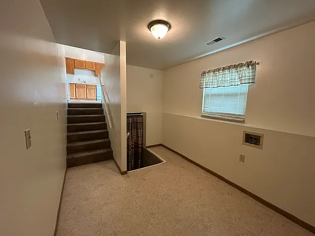 2 bed, 930 sqft, $1,800 — Photo 3