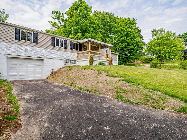3924 Saltsburg Rd — Photo 2