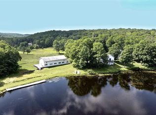 191 E Meadowbrook Ln, Staatsburg, NY 12580