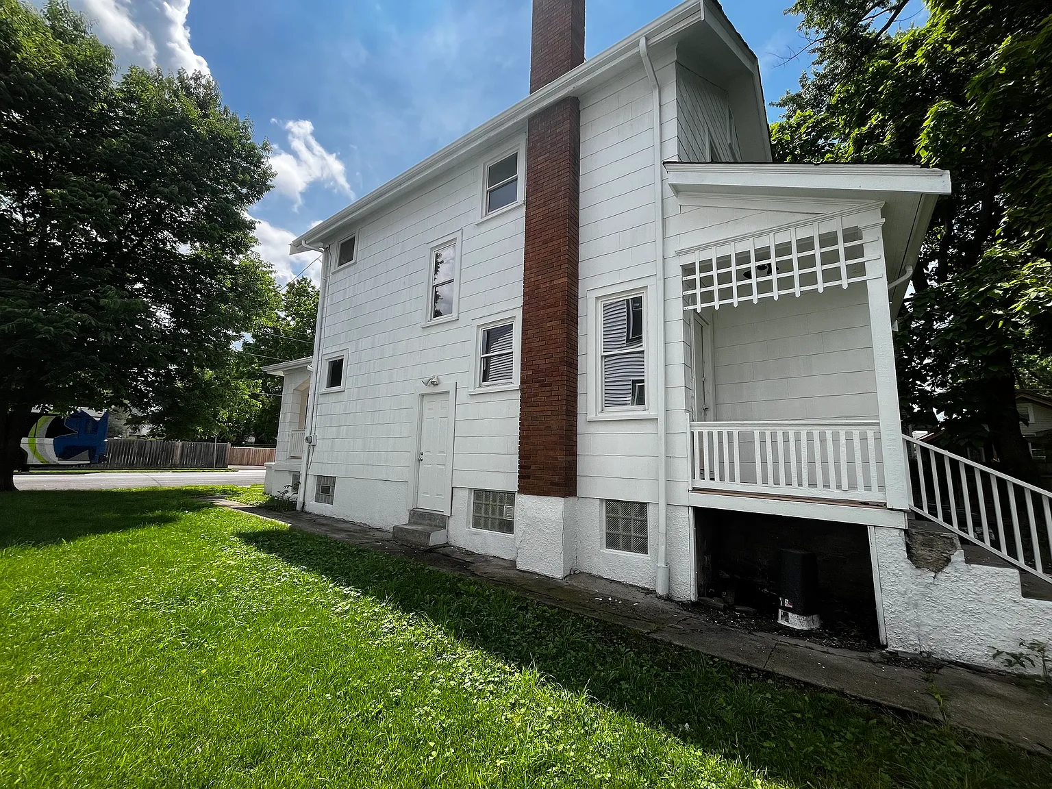 4 bed, 1600 sqft, $2,400 — Photo 2