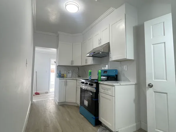 582 Bay Ridge Avenue image 6 of 17