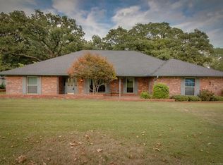 320 S Country Club Rd, Ada, OK 74820