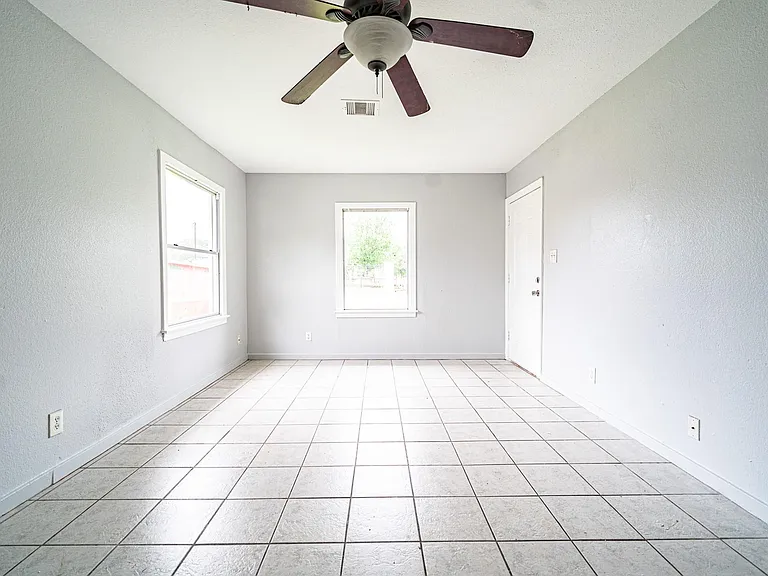 6417 Rolla St — Photo 5