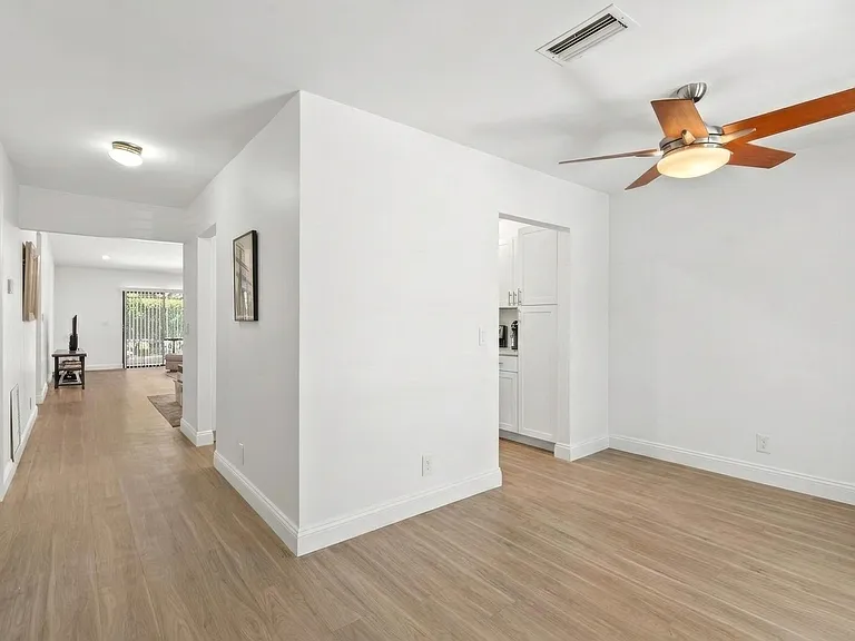 6721 Bridlewood Ct — Photo 3