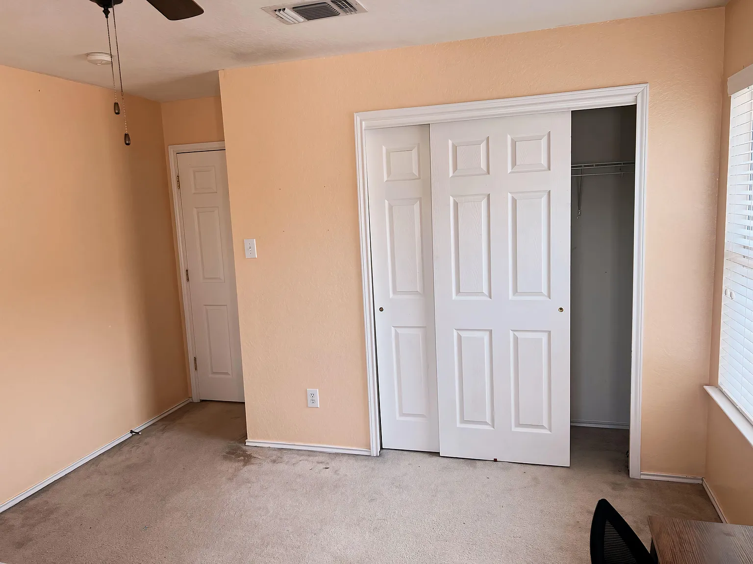 4 bed, 3.0 bath, 2900 sqft, $685 — Photo 2