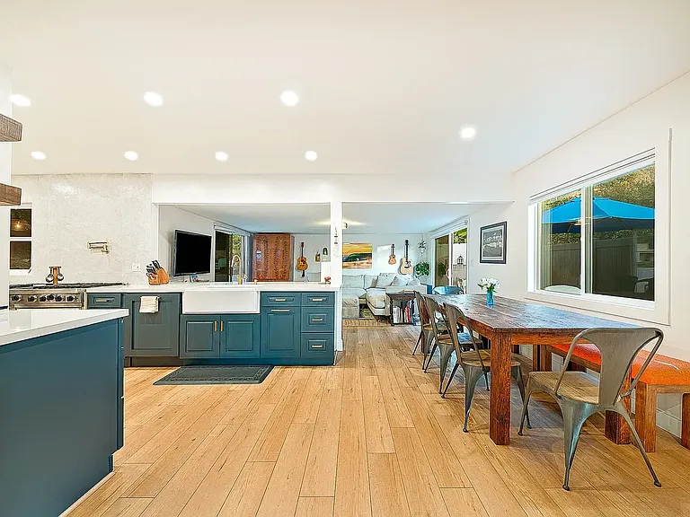 1885 Pariva Dr — Photo 13