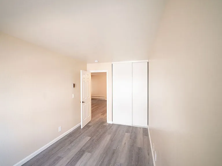 Beacon Hill Apartments — Photo 9
