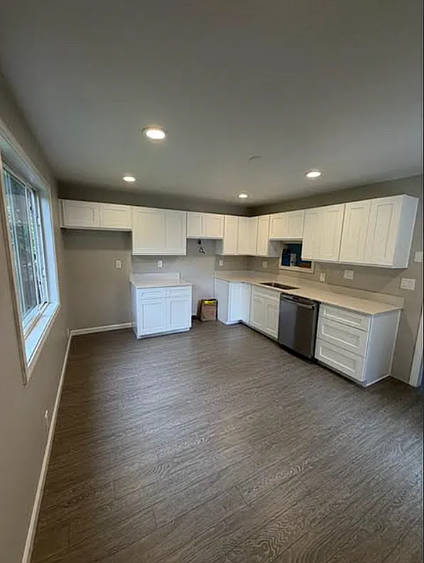 Kirkland SFH — Photo 3
