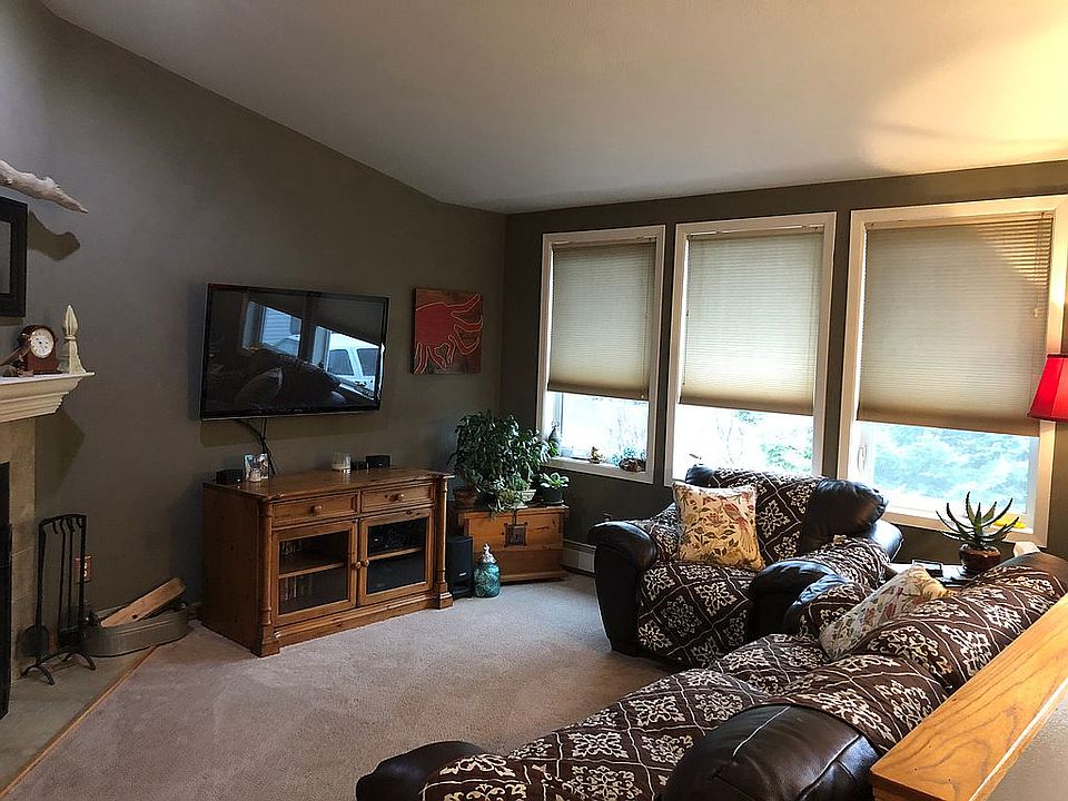 Upstairs living room 
