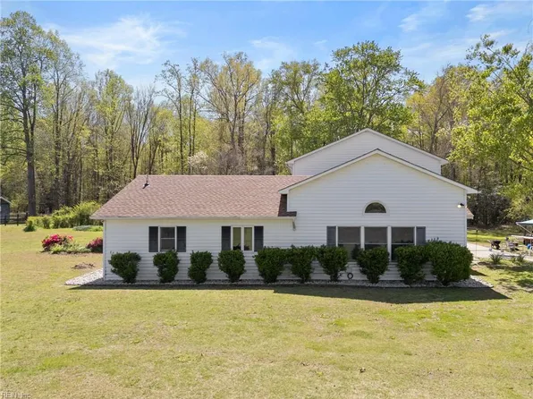 12522 Doles Rd, Zuni, VA 23898