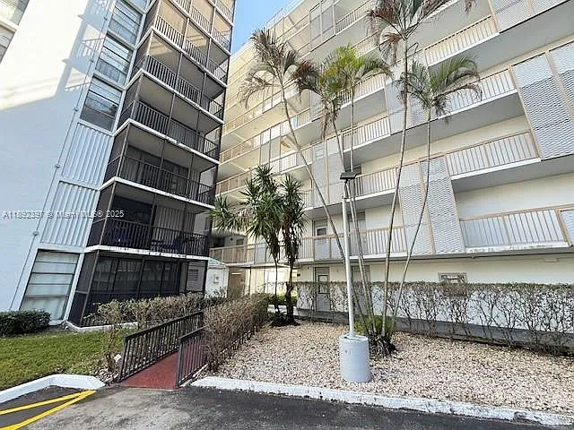 3401 N Country Club Dr #107 — Photo 9