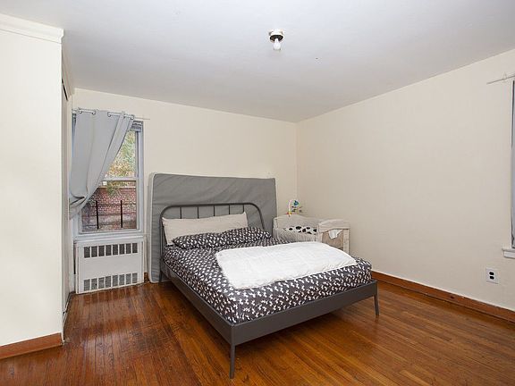4th image of 6638 Yellowstone Blvd #1F