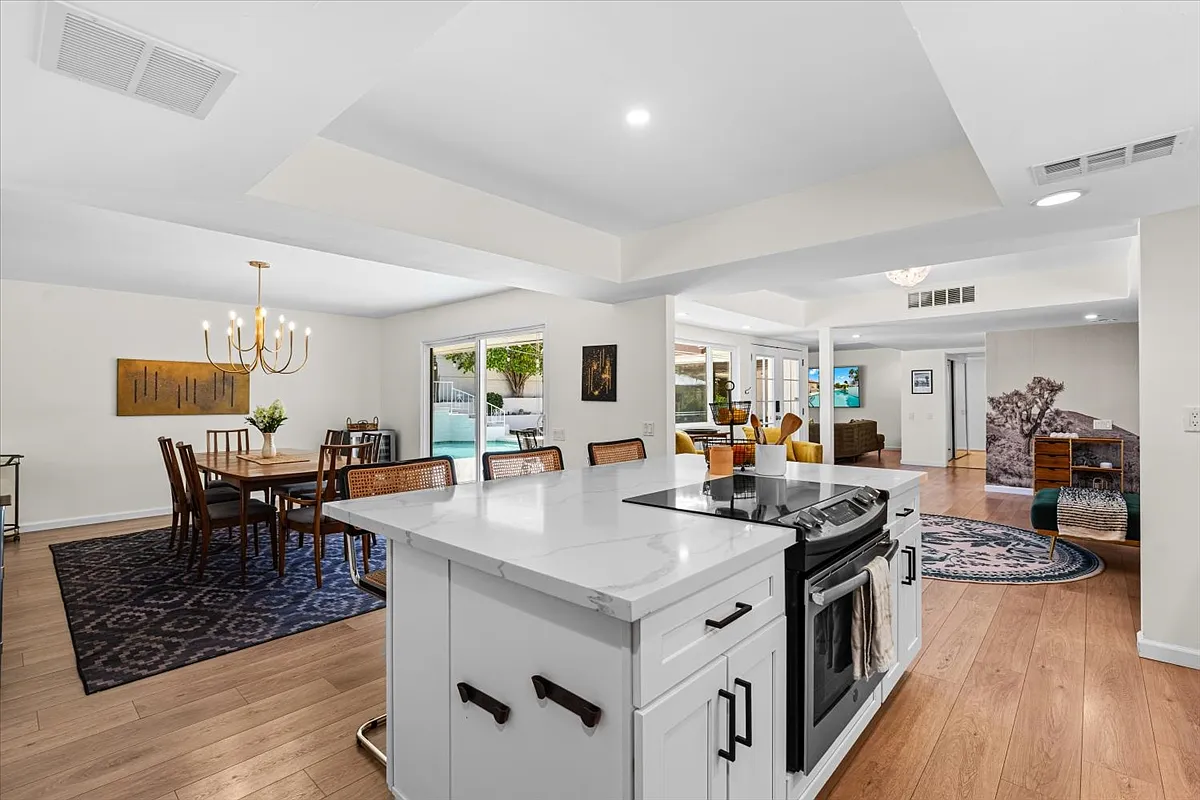 3 bed, 1949 sqft, $5,000 — Photo 4