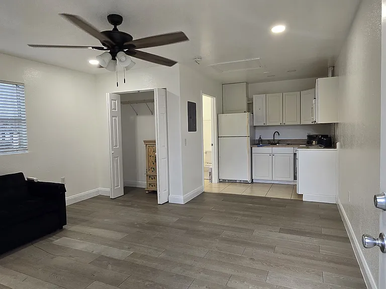 5814 Little River Dr #1 — Photo 3