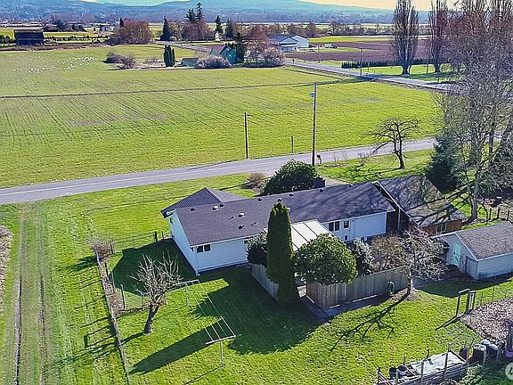 3rd image of 20952 Dry Slough Road