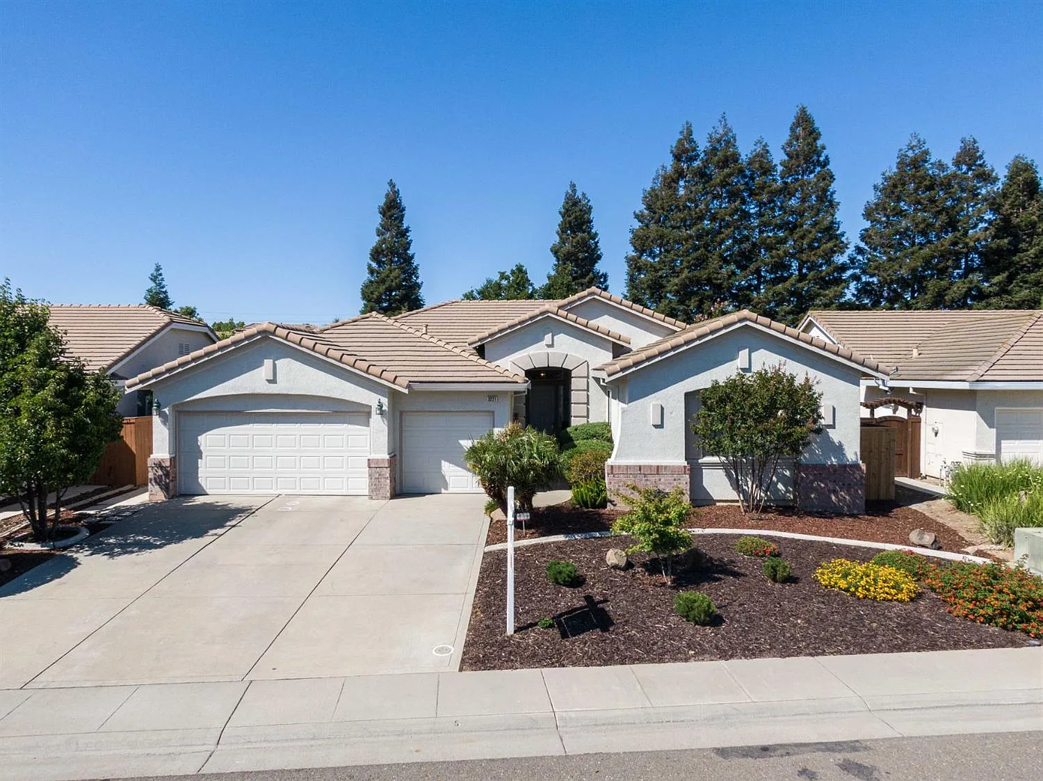 3221 Bridlevail Ct photo 1