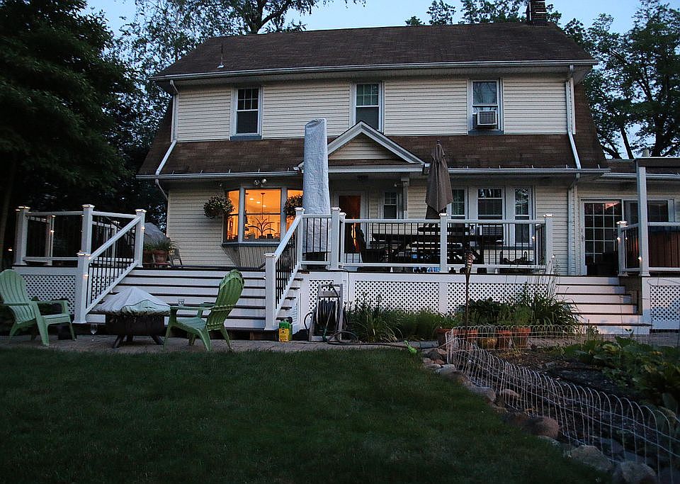 2nd image of 15 E Roselle Ave