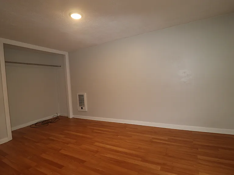 1672 Houston Ave — Photo 11