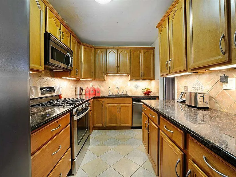 6040 Kennedy Blvd E #8 — Photo 7